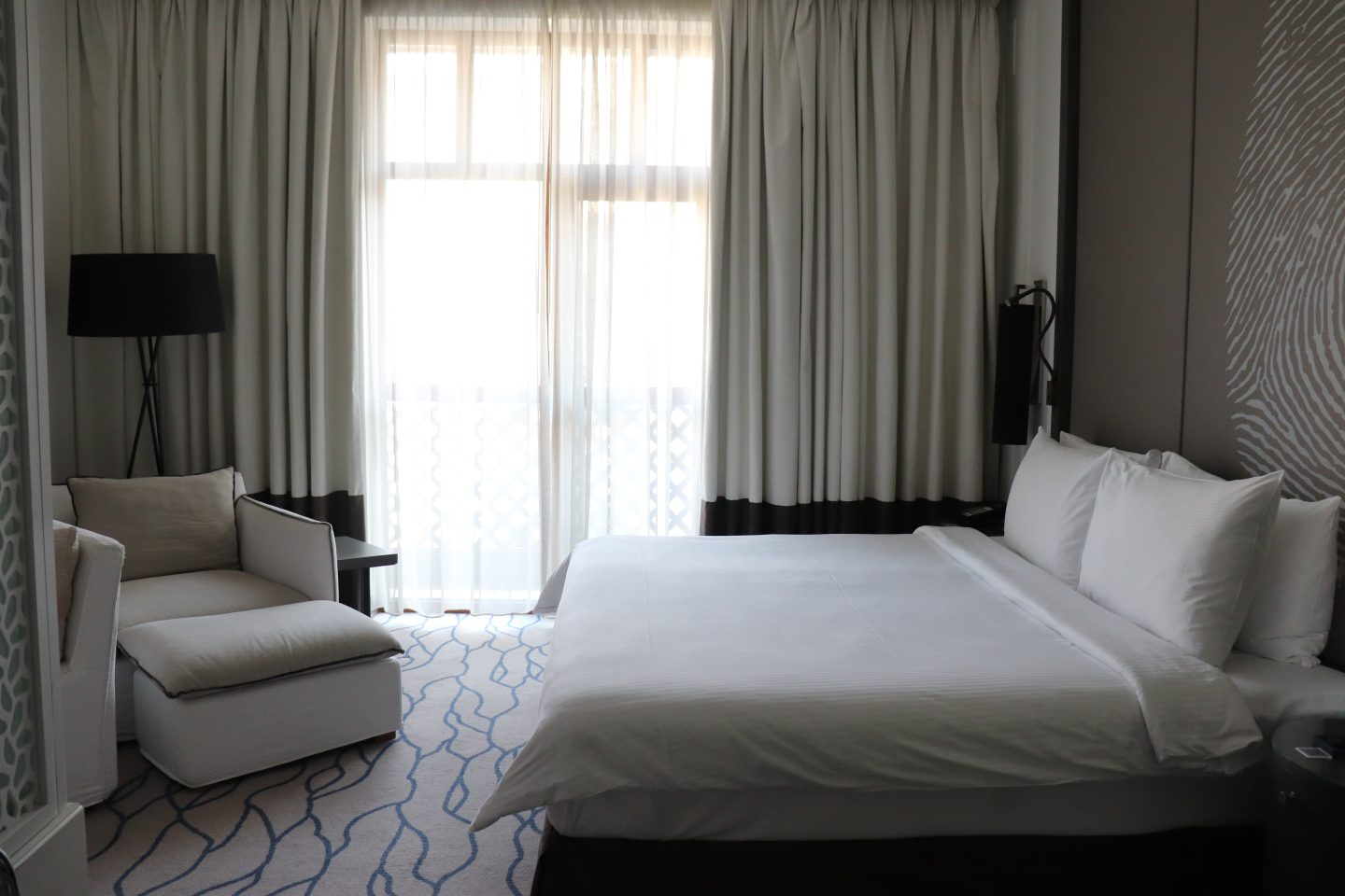 Sharing my review of the Hotel Boulevard Autograph Collection Dubai Marriott conveniently located in Downtown Dubai, close to Dubai Mall #hotelreview #wheretostayindubai #dubaitravel #dubaihotelreview #marriotthotels
