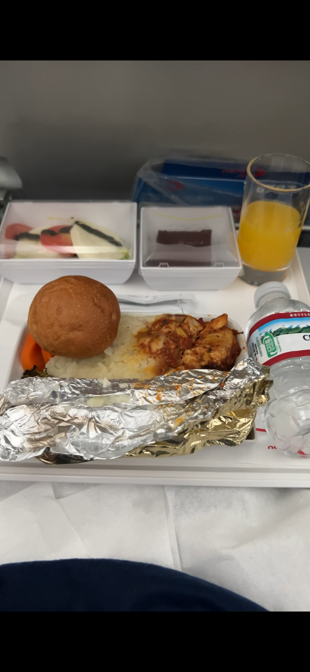 Neos airline review. Sharing my honest review of my experience flying with budget airlines, Neos for the first time from New York city to Milan, Italy #neosairline #neosairlinereview #budgetairline #airlinereview 